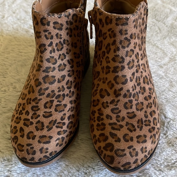 Cat & Jack Leopard ankle boots Size 10 in Excellent Condition - Picture 5 of 5